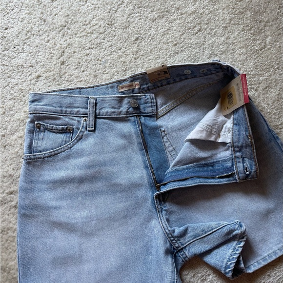 NWT Levi's Cinch High Rise Denim Shorts Size 29 - Picture 3 of 11